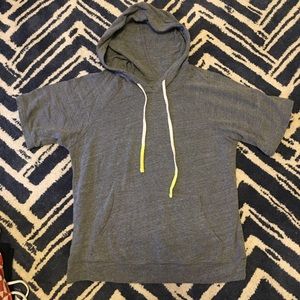 Short sleeve sweater with hood